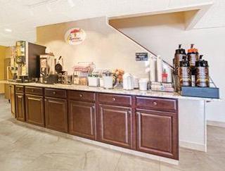 Super 8 By Wyndham Longmont/del Camino Hotel 2*